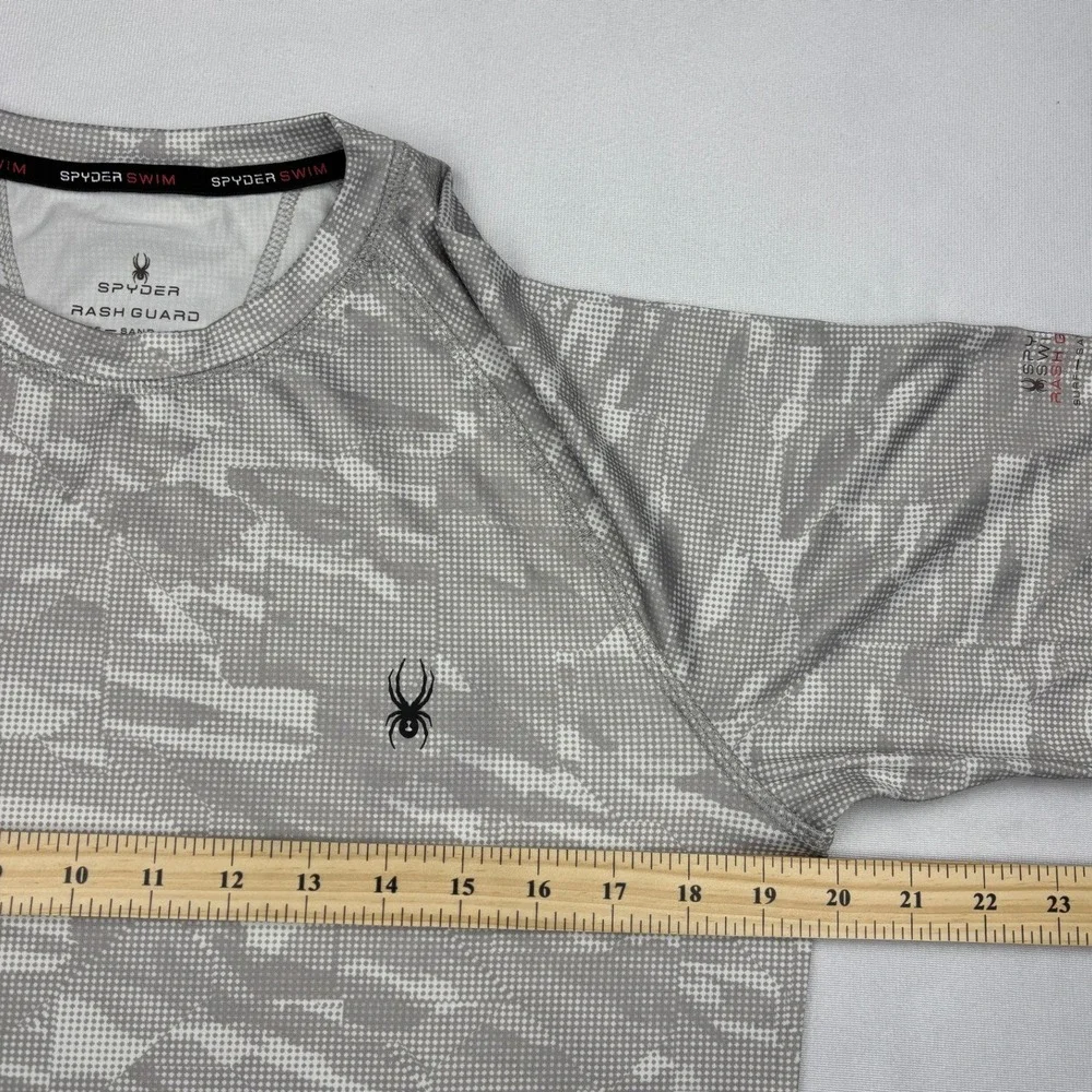 Spyder Mens Size S Rash Guard Swim Shirt Grey Camo UPF 30+ Short Sleeve Small